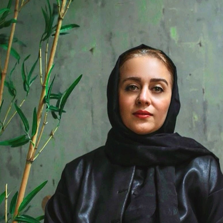 پریسا عزیزی